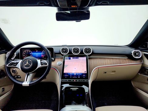Used 2025 Mercedes-Benz C 300 Sedan image 27