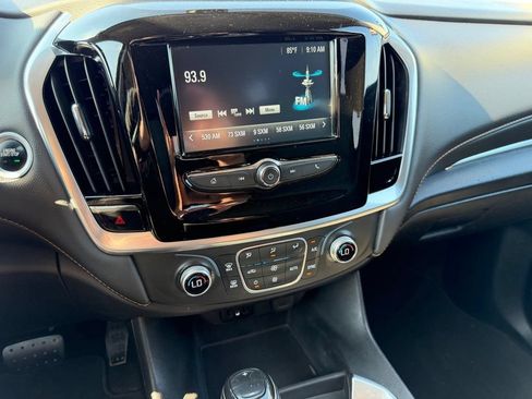 Used 2019 Chevrolet Traverse LT FWD image 25