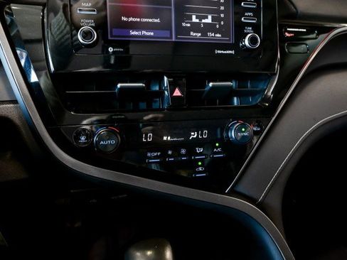 Used 2024 Toyota Camry SE image 34