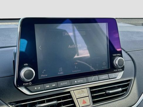 Used 2019 Nissan Altima 2.5 SV FWD image 11