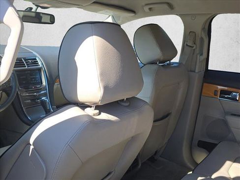 Used 2015 Lincoln MKX FWD w/ Equipment Group 101A image 15