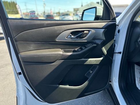 Used 2020 Chevrolet Traverse LT FWD image 8