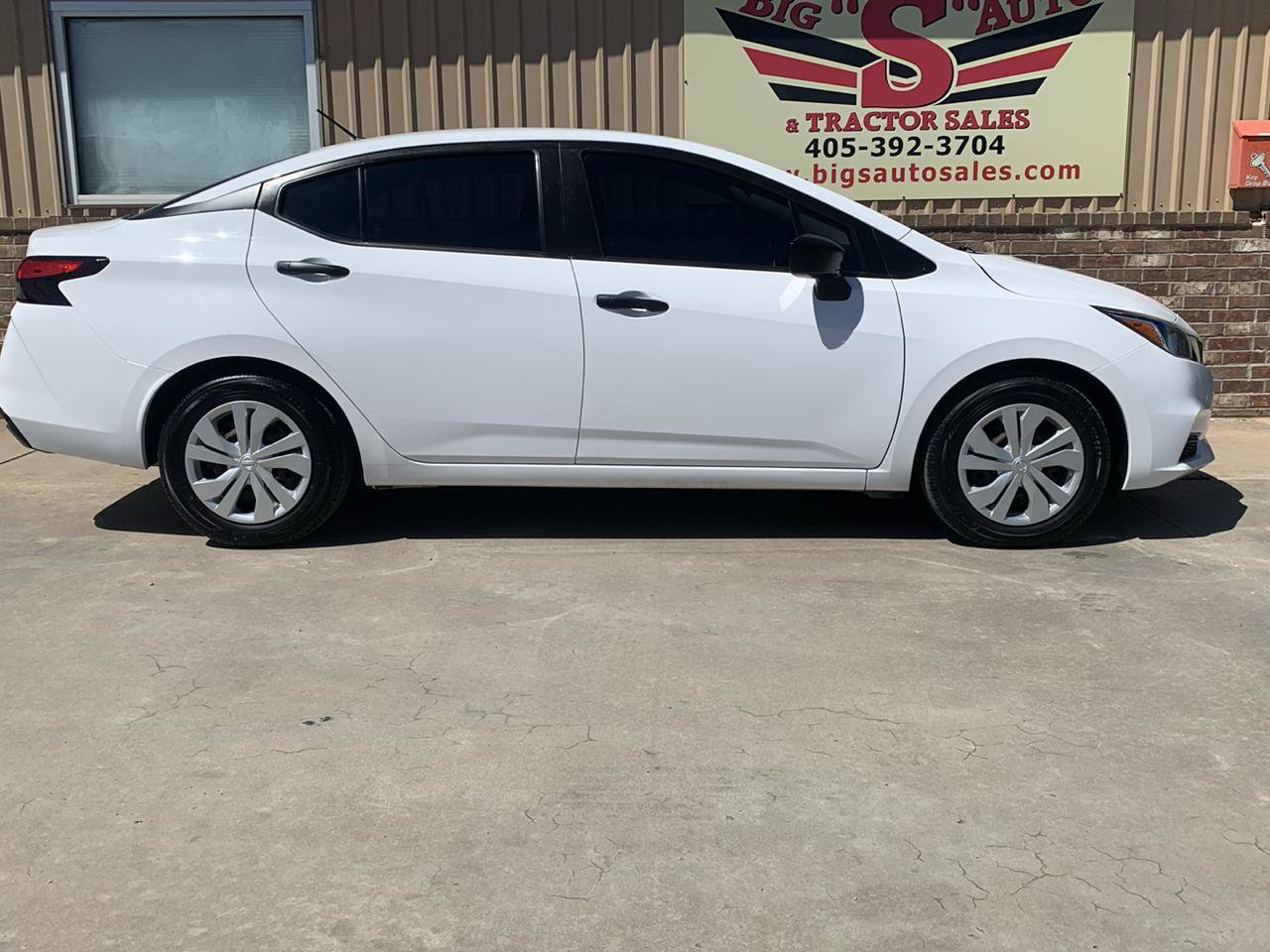Used 2022 Nissan Versa S FWD image 6
