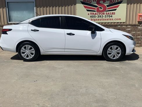 Used 2022 Nissan Versa S FWD image 6
