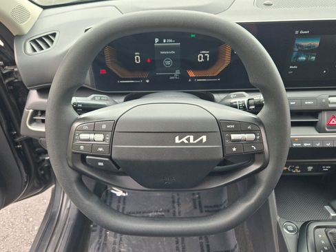 Used 2025 Kia K4 FWD image 32