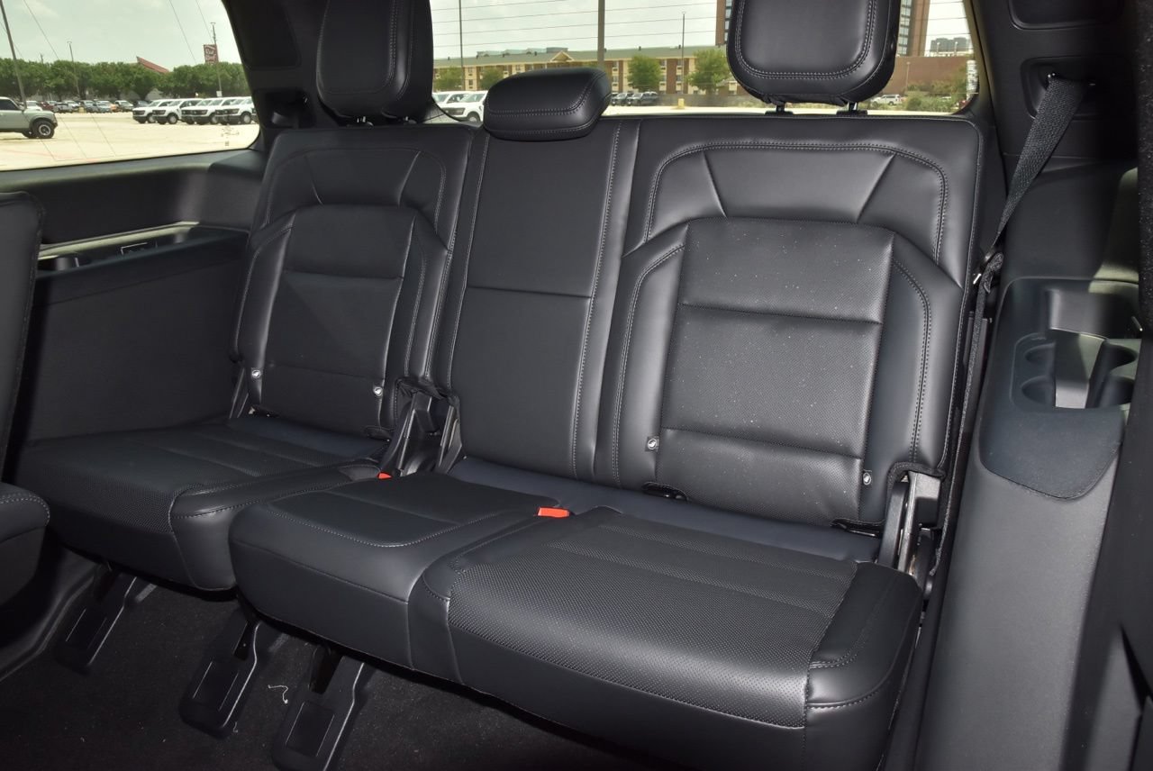 New 2027 Lincoln Navigator Reserve w/ Jet Appearance Package AWD/4WD image 15