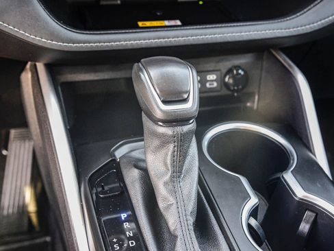 Certified 2024 Toyota Highlander XLE image 24