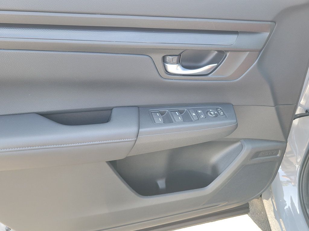 Used 2024 Honda CR-V LX image 17