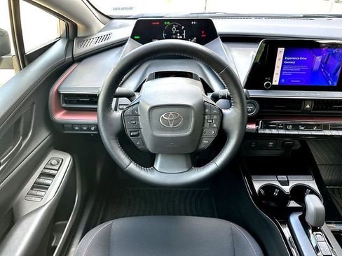 Used 2025 Toyota Prius Plug-In Hybrid FWD image 21