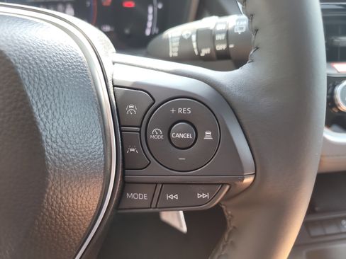 Used 2026 Toyota Corolla Cross LE FWD image 29