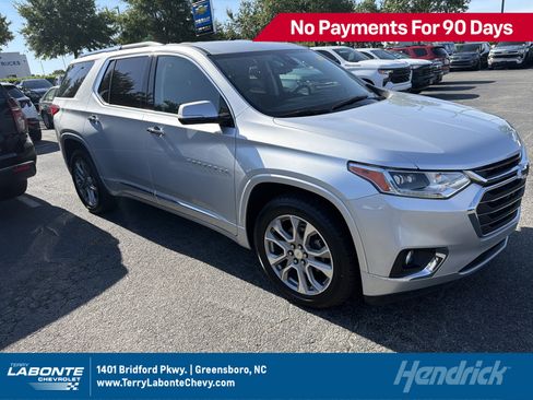 Used 2018 Chevrolet Traverse Premier w/ Driver Confidence II Package FWD image 1