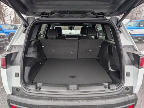 New 2026 Jeep Cherokee Limited image 8