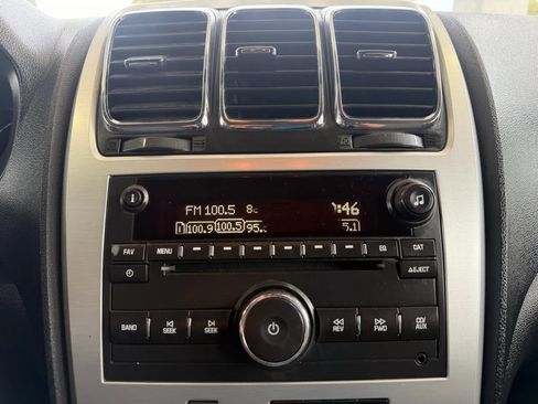 Used 2010 GMC Acadia SLE image 15