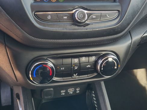 Used 2021 Chevrolet TrailBlazer LS image 22