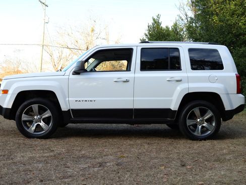 Used 2016 Jeep Patriot High Altitude image 2