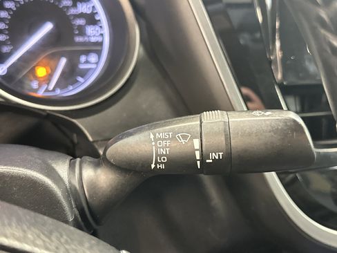 Used 2021 Toyota Camry SE image 32