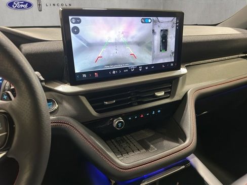 Used 2025 Ford Explorer ST image 17