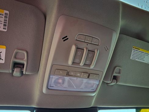 Used 2019 Buick Encore Essence w/ Experience Buick Package FWD image 29
