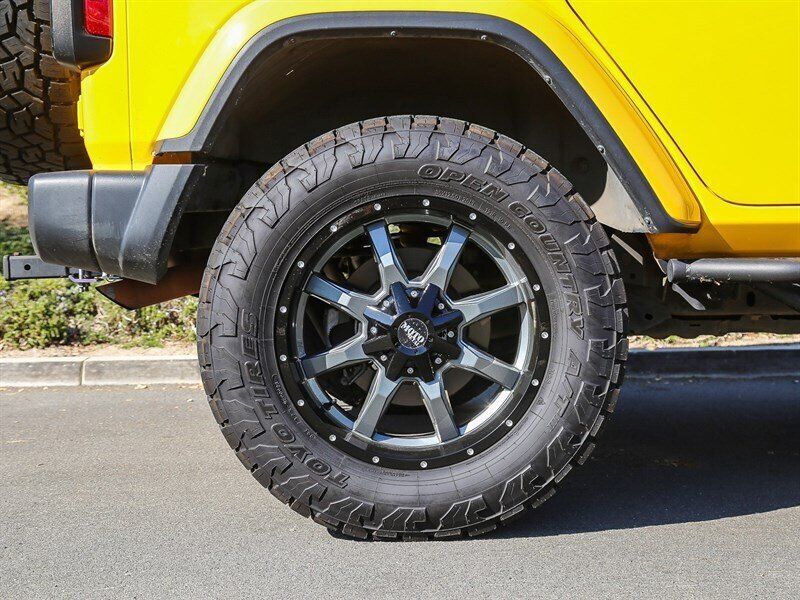 Used 2019 Jeep Wrangler Unlimited Sahara AWD/4WD image 15