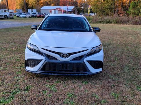 Used 2021 Toyota Camry SE FWD image 8