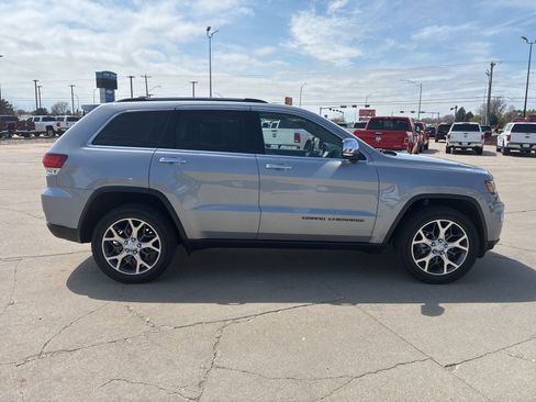 Used 2020 Jeep Grand Cherokee Limited w/ Premium Lighting Group image 8