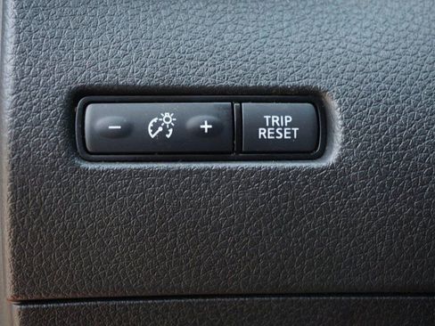 Certified 2022 Nissan Rogue Sport SL image 32