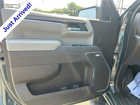 Used 2025 Chevrolet Silverado 1500 LT Trail Boss w/ LT Trail Boss Premium Package AWD/4WD image 11