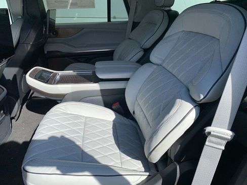 New 2026 Lincoln Navigator Black Label AWD/4WD image 23