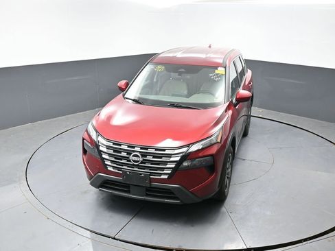 Used 2025 Nissan Rogue SV image 18