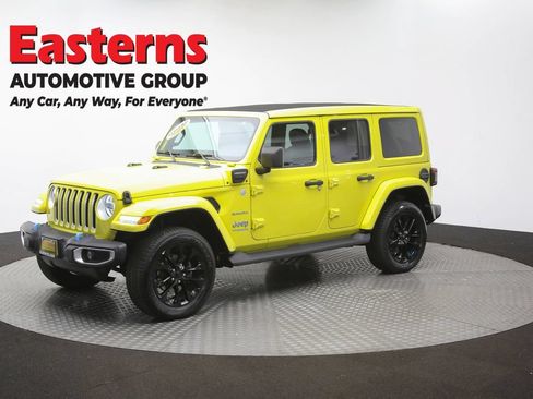 Used 2022 Jeep Wrangler Unlimited Sahara w/ Cold Weather Group AWD/4WD image 57