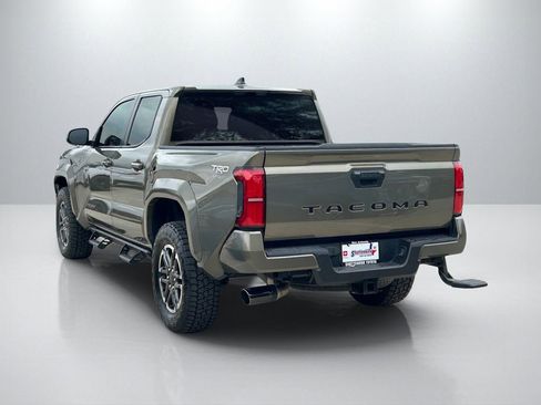 Used 2025 Toyota Tacoma TRD Sport RWD image 7