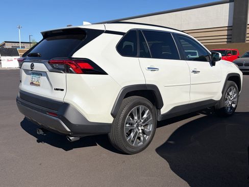 Used 2022 Toyota RAV4 Limited image 3