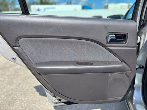 Used 2010 Mercury Milan Base image 16