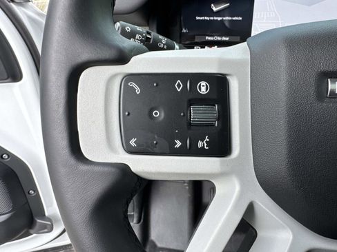 Used 2024 Land Rover Defender 110 S image 31