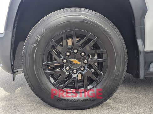 Used 2024 Chevrolet Silverado EV W/T AWD/4WD image 17