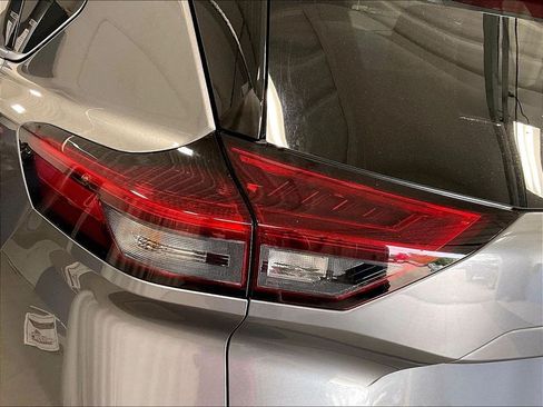 Used 2023 Nissan Rogue SL w/ SL Premium Package AWD/4WD image 32