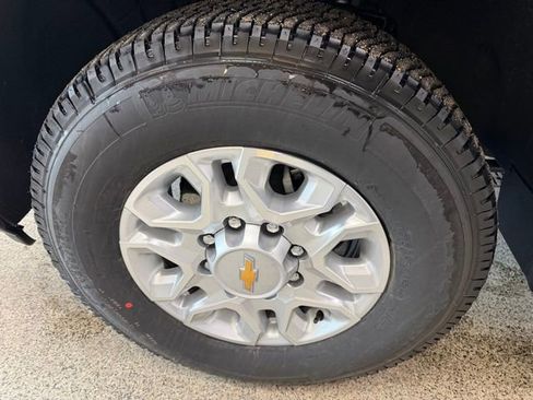 Used 2026 Chevrolet Silverado 3500 LT w/ Convenience Package image 9