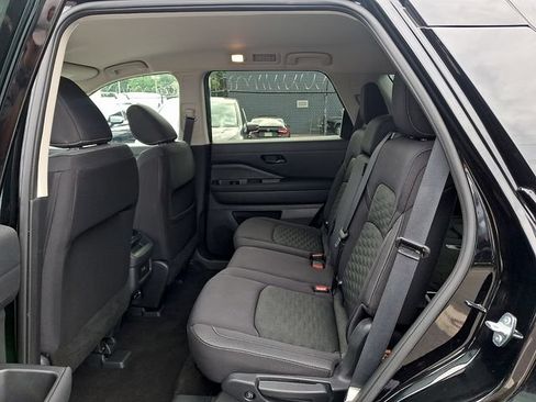 Used 2024 Nissan Pathfinder S AWD/4WD image 6