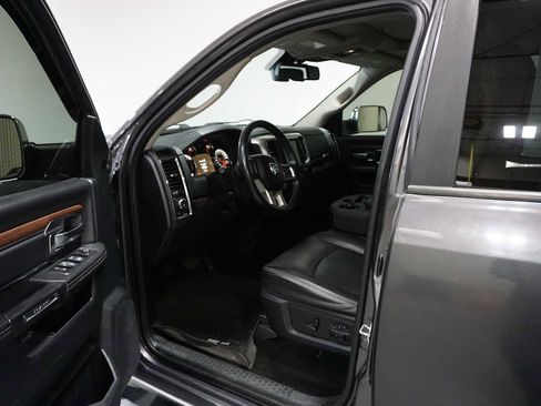 Used 2014 RAM 1500 Laramie w/ Convenience Group image 8