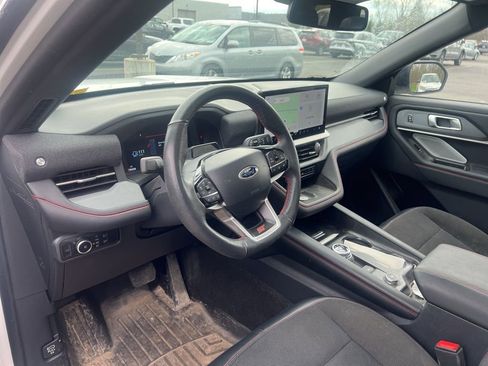 Used 2025 Ford Explorer ST AWD/4WD image 5