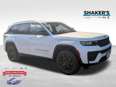 New 2026 Jeep Grand Cherokee Altitude image 1