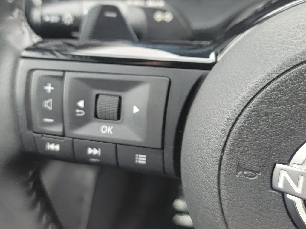 Used 2023 Nissan Rogue SV w/ SV Premium B Package AWD/4WD image 18