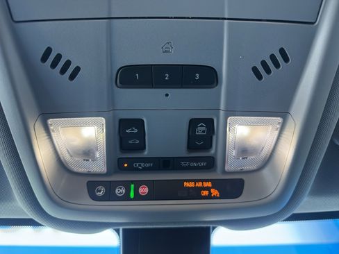 Certified 2022 GMC Terrain SLT w/ Tech Package image 37