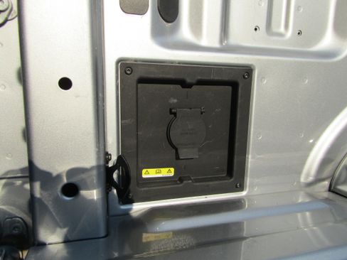 Used 2022 Ford F150 Lariat AWD/4WD image 16
