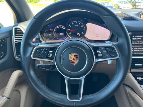 Used 2019 Porsche Cayenne AWD/4WD image 10