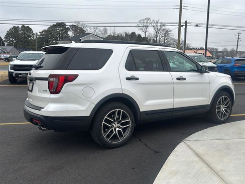 Used 2019 Ford Explorer Sport image 10