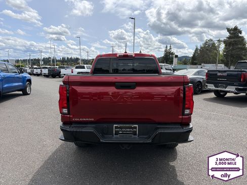 Used 2024 Chevrolet Colorado Z71 AWD/4WD image 4