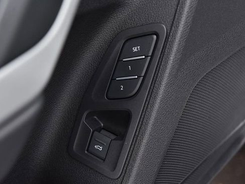 Used 2023 Audi Q3 2.0T Premium w/ Convenience Package image 9