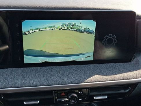 Certified 2025 Nissan Kicks SV AWD/4WD image 17