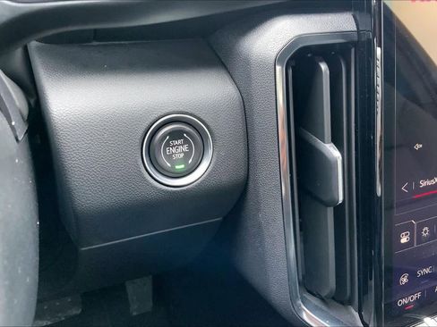 Used 2025 GMC Acadia AT4 w/ Super Cruise Package image 34